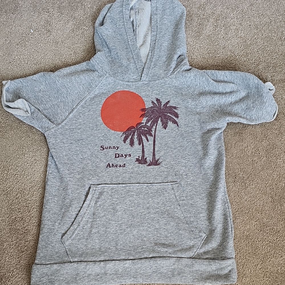 GAP Gray Hoodie with Red and Purple Design. Short-Sleeve Graphic Pullover Hoodie